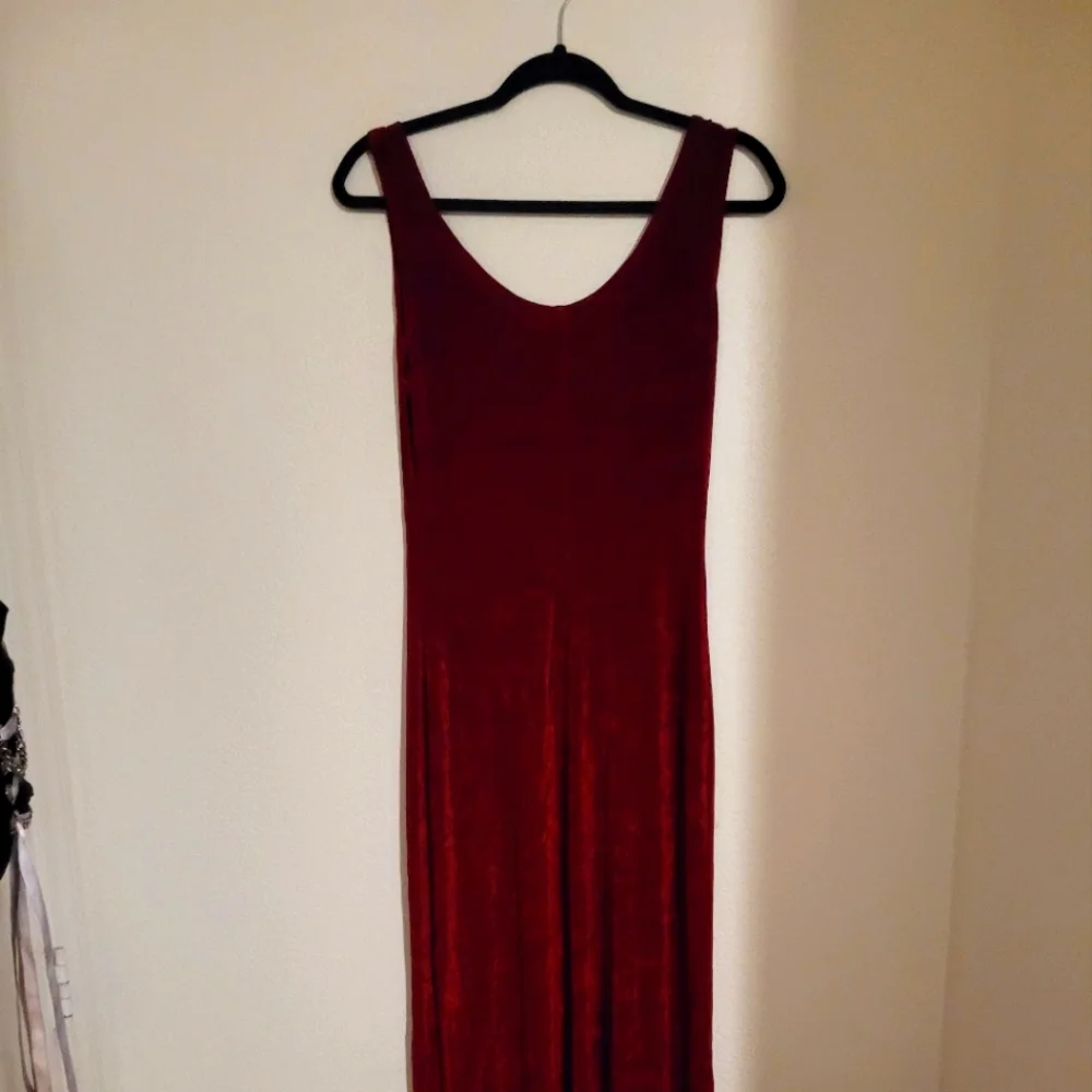 Women's 14/16 stretchy but slim fitting red night out dress - Picture 3 of 3